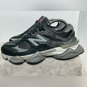New Balance Men's 9060 Sneakers U9060BLK Suede Black Grey Men 7 Women 8.5